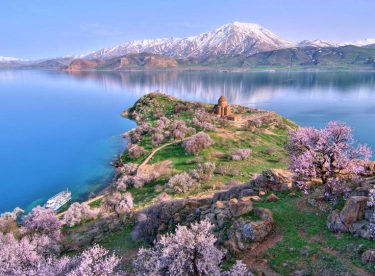 Van Lake Travel, Turkey Travel Guide