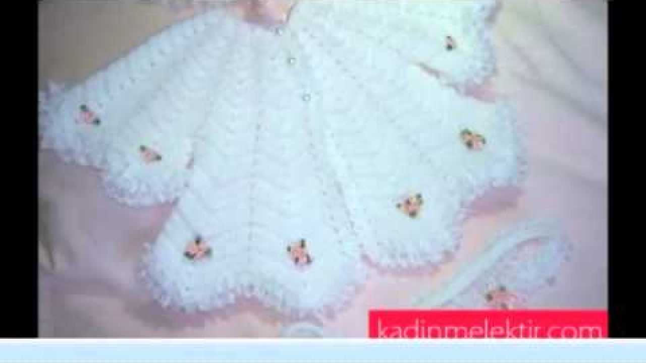 Knitted Baby Stands