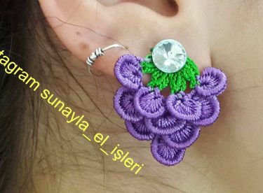 Corkscrew with corkscrew made of pistachio earrings