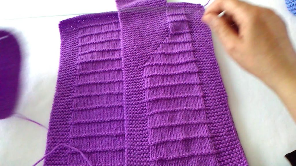 Shawl collar baby vest model