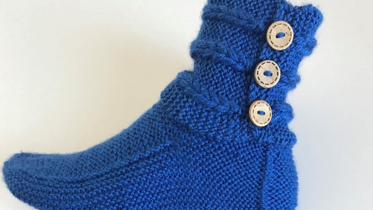 Women’s booties shoes pattern free with two skewers