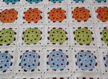 Spring motif baby blanket pattern for free