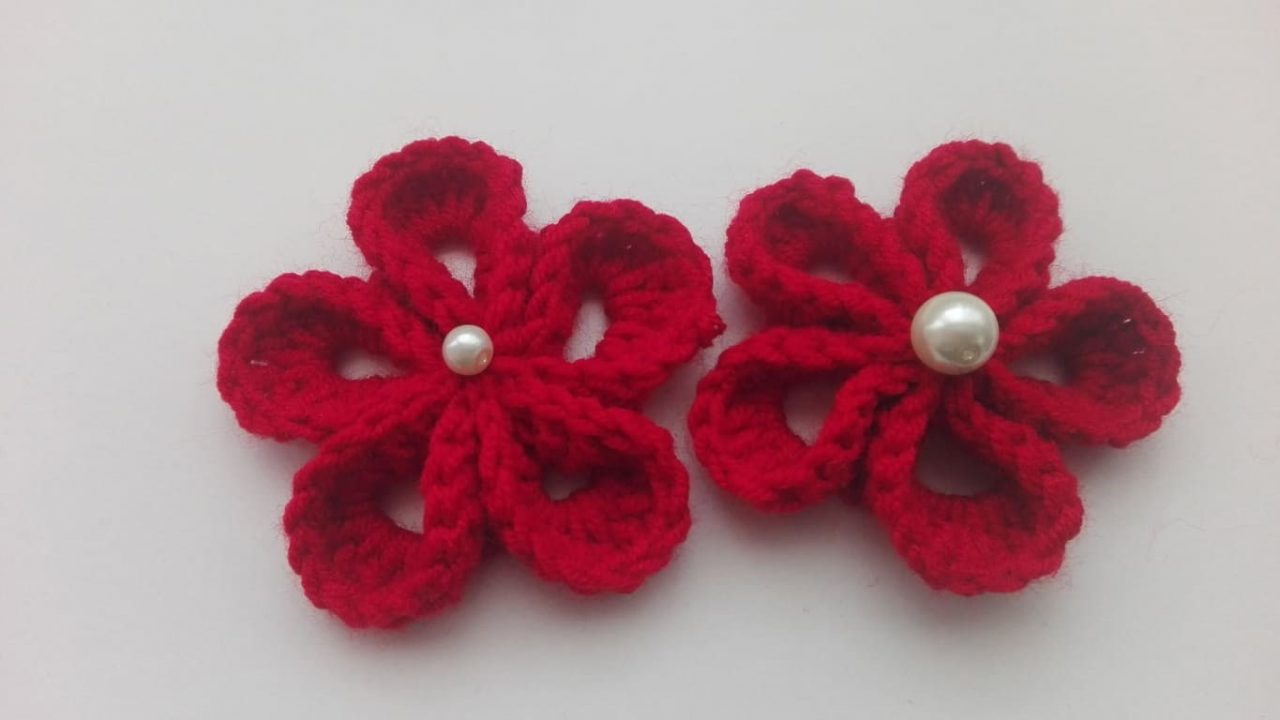 Pearls Flower Booties Ornament Pattern for Free