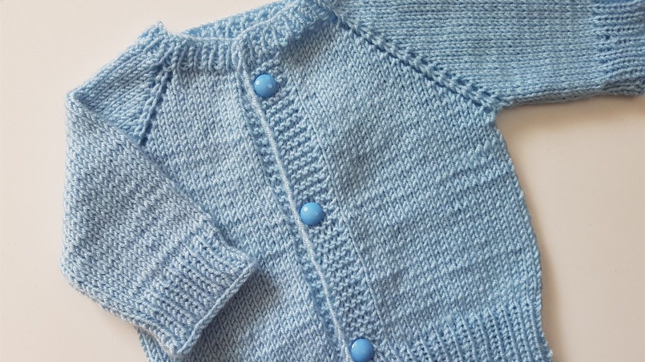 The cardigan pattern, starting with two skewer collars, is free